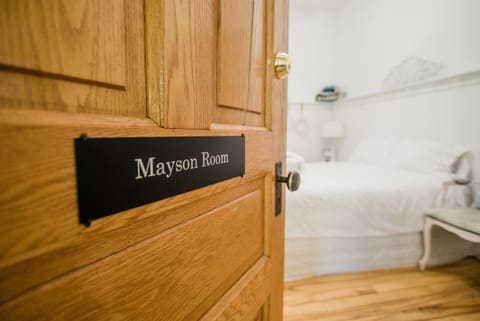 Mayson Room BW Boutique Hotel House in Central Lake