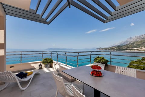 Luxury Penthouse - Big Blue Apartment in Tučepi