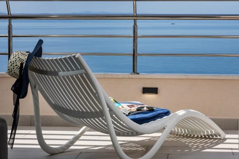 Luxury Penthouse - Big Blue Apartment in Tučepi