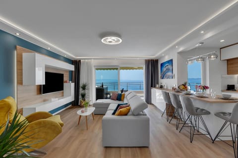 Luxury Penthouse - Big Blue Apartment in Tučepi