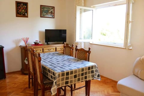 TV and multimedia, Dining area