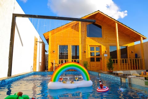 Property building, Day, Pool view, Swimming pool