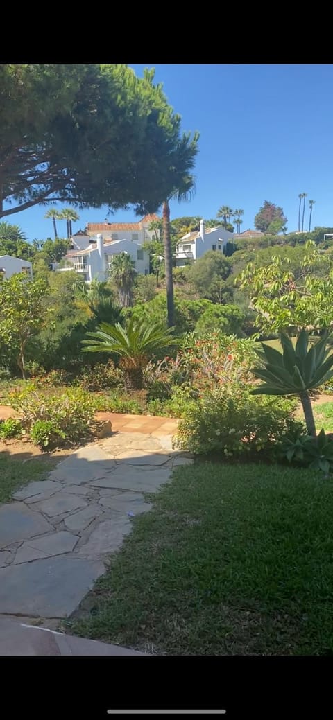 The Golden House, Calahonda Golf Apartment in Sitio de Calahonda