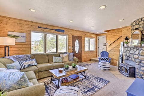 Walk to Water Grand Lake Home with Hot Tub! House in Grand Lake