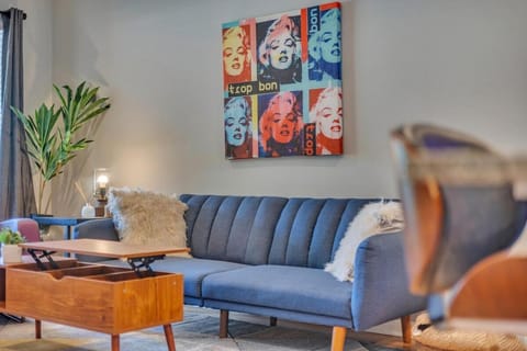 Stylish Duplex Near East Lake Golf Course-Unit B Apartment in Candler-McAfee