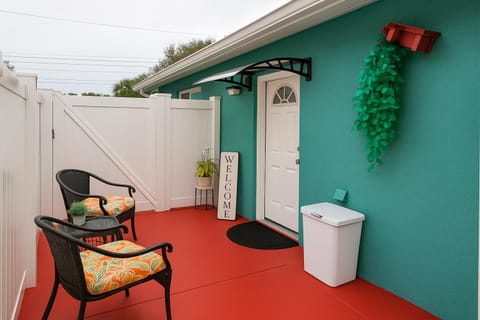 Patio, Facade/entrance, Balcony/Terrace, Seating area