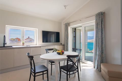 TV and multimedia, Dining area