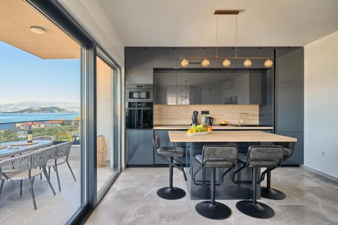 Dining area, Sea view