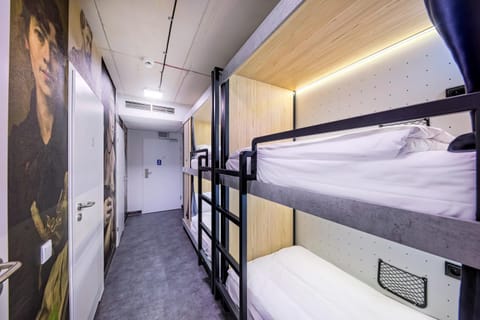 Bed, Photo of the whole room, bunk bed