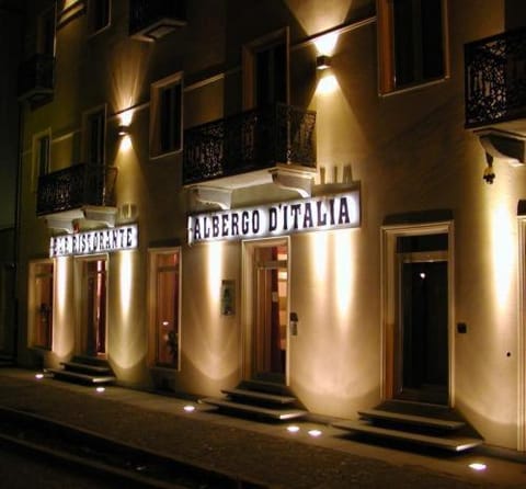 Facade/entrance, Night