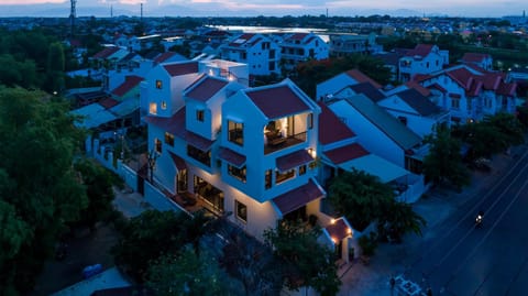 Neighbourhood, Bird's eye view