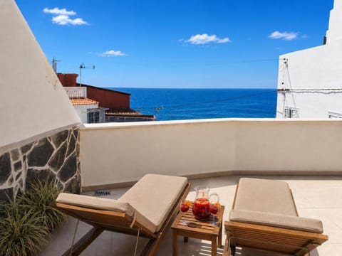 Natural landscape, Balcony/Terrace, Sea view