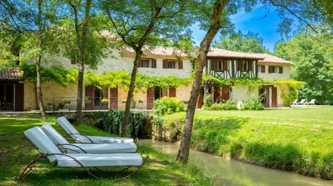Property building, Natural landscape, Garden, River view, sunbed