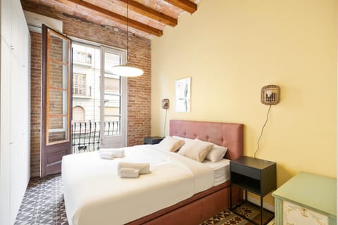 Property building, Bed, Bedroom