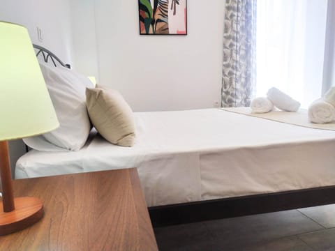 Sea Side View Home steps from the beach & city Apartment in Chania