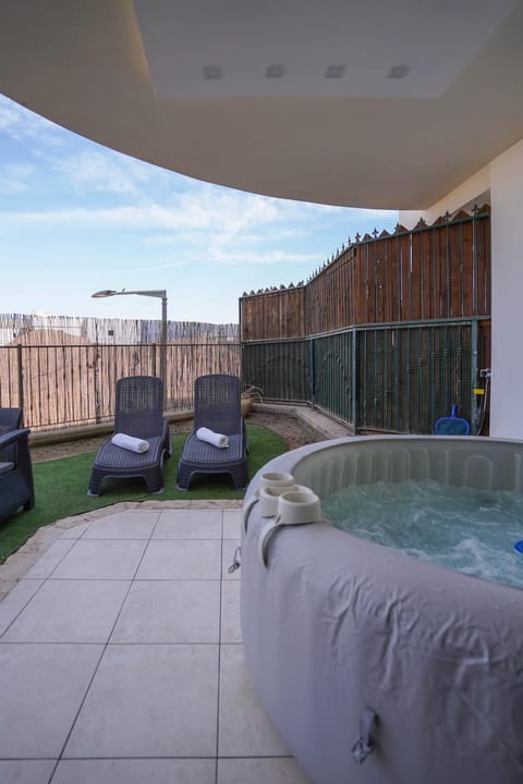 Hot Spring Bath, Solarium, Inner courtyard view