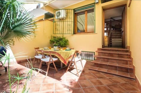 Day, Garden, View (from property/room), Dining area, Garden view