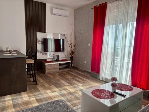 Photo of the whole room, Seating area