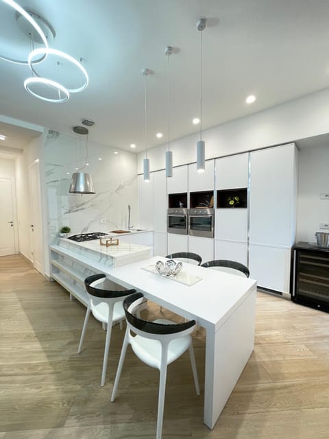 Kitchen or kitchenette, Communal kitchen