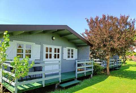 Property building, Spring, Day, Natural landscape, Garden, Garden view
