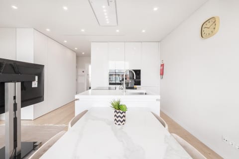 Kitchen or kitchenette, Dining area, kitchen