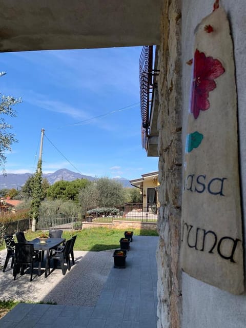 Casa Bruna, 3-room apartment with private garden Apartment in Torri del Benaco