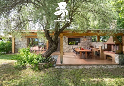 Property building, Garden, Garden view