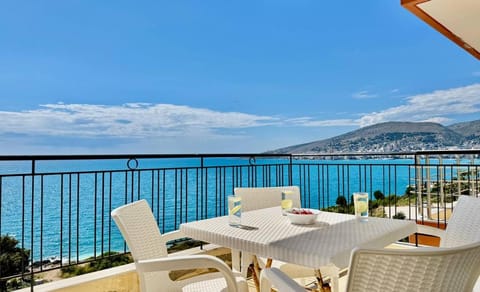 Day, Natural landscape, View (from property/room), Balcony/Terrace, Seating area, Dining area, Mountain view, Sea view