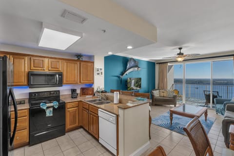 Luxury Condo with Huge Private Balcony on Lake Bryan Apartment in Orlando