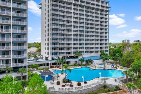 Luxury Condo with Huge Private Balcony on Lake Bryan Apartment in Orlando