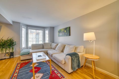 1 Mi to Green Lake Park Pet-Friendly Gem with Games House in Seattle