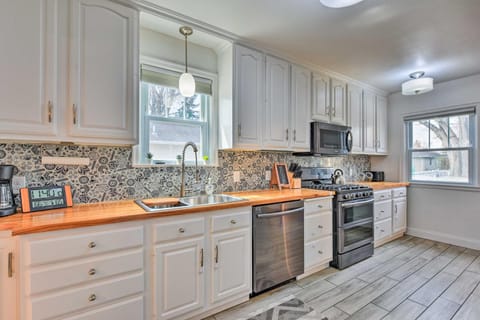 Minneapolis Retreat - 3 Mi to Mall of America House in Richfield
