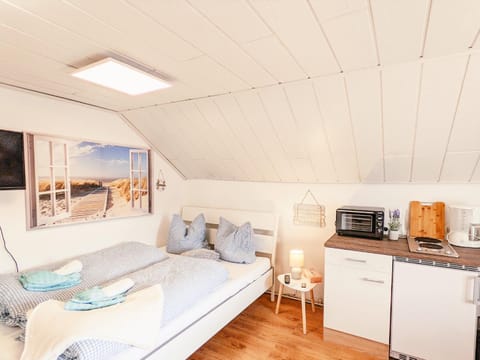Bed, Living room