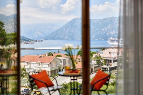 Balcony/Terrace, Mountain view, Sea view