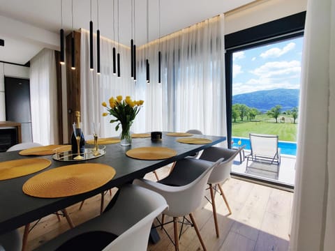 Dining area, Garden view, Pool view