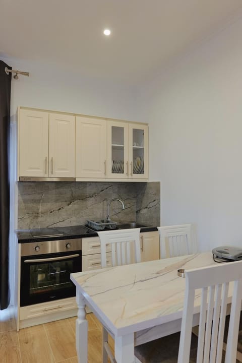 Kitchen or kitchenette, pet friendly