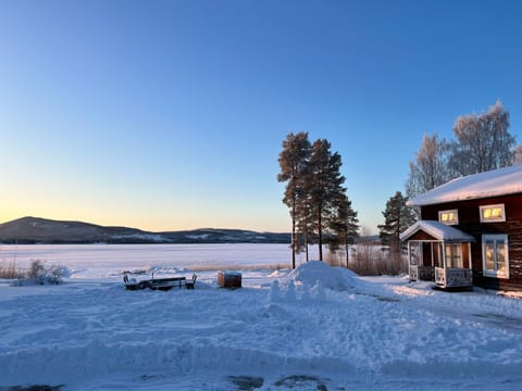 Trevlig villa mellan sjöarna i Vistträsk By. Villa in Norrbotten County, Sweden
