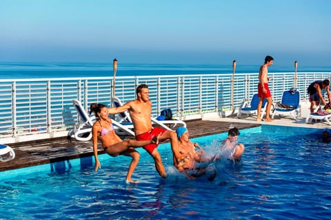 Pool view, Swimming pool, group of guests
