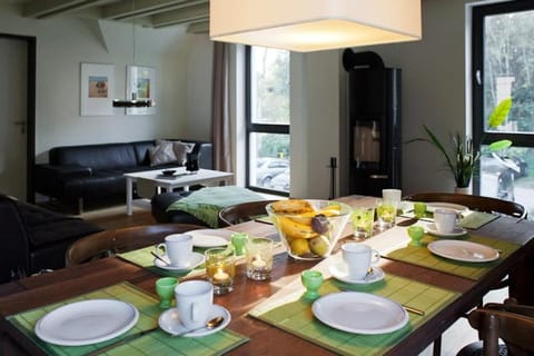 Dining area, Breakfast