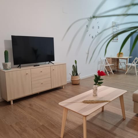 Communal lounge/ TV room, TV and multimedia, Living room