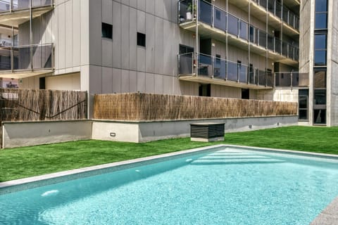Property building, Swimming pool