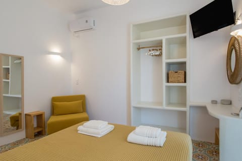 Satsi’s Cozy Casa-2 min from the beach&town House in Paros