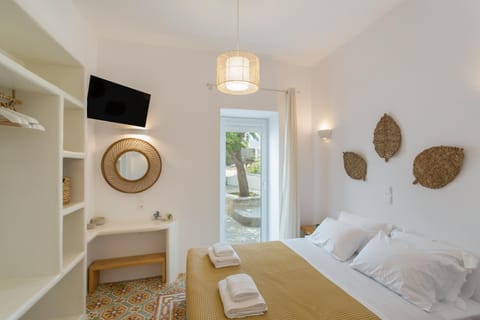 Satsi’s Cozy Casa-2 min from the beach&town House in Paros