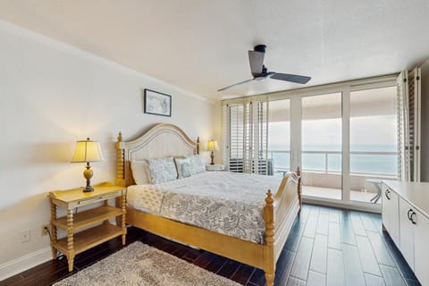 Crescent Beach Club II PHB House in Sand Key