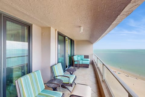 Crescent Beach Club II PHB House in Sand Key