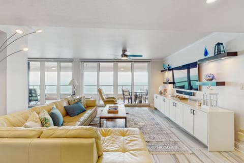 Crescent Beach Club II PHB House in Sand Key