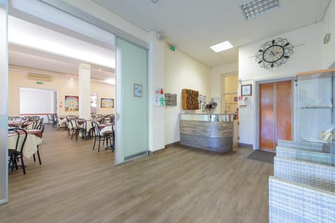 Restaurant/places to eat, Lobby or reception