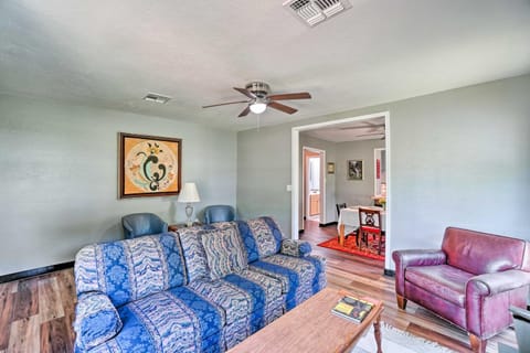 Centrally Located Lawton Home Dogs Welcome! House in Lawton