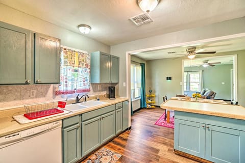 Centrally Located Lawton Home Dogs Welcome! House in Lawton