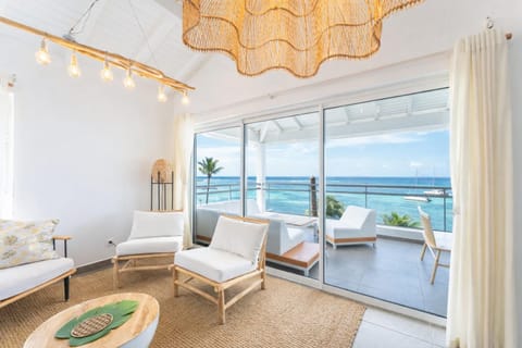 Patio, Living room